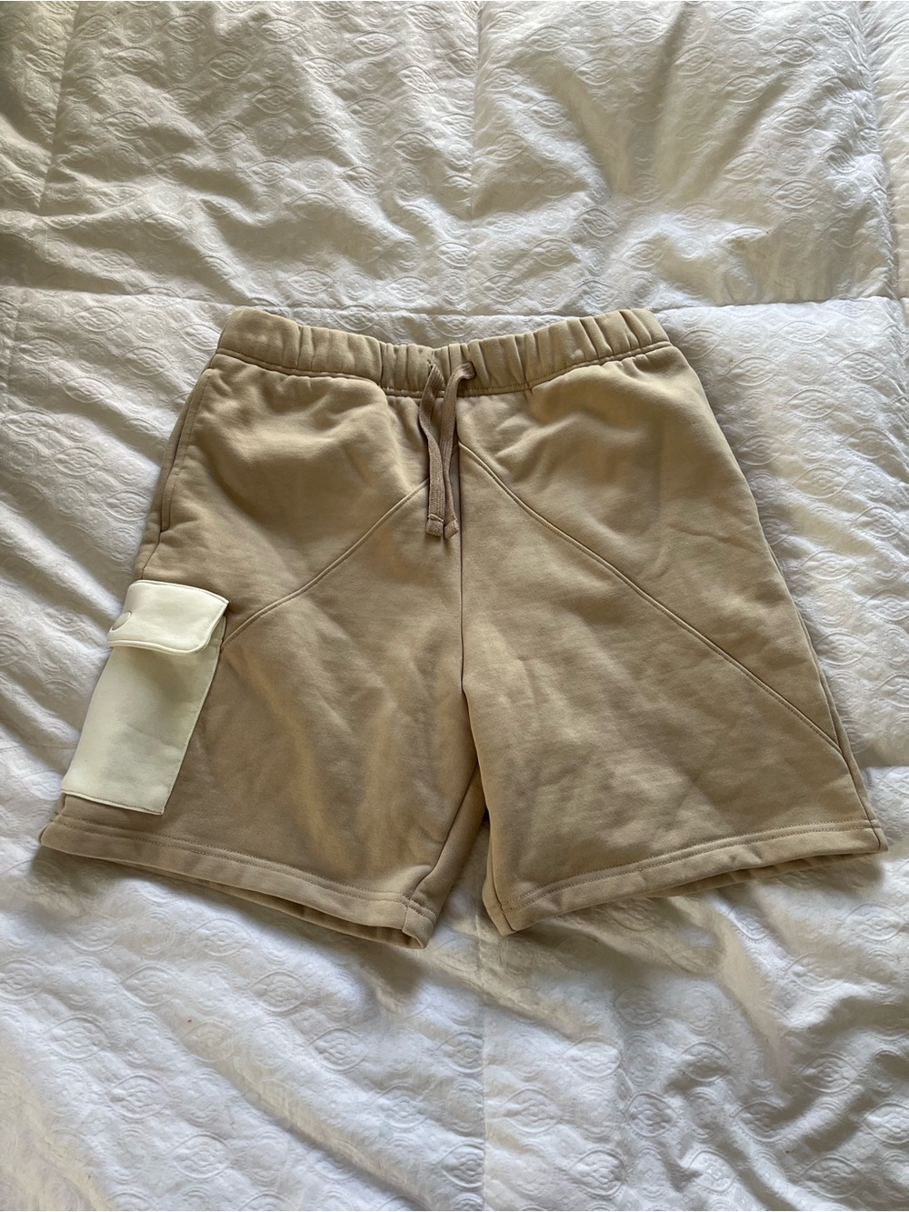 Men's Tan Cargo Pocket Shorts size medium